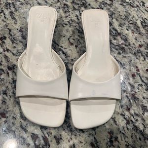 Zara Women’s White Mules Square toe sandals. 2” heel. Size 37. Only worn 3x.